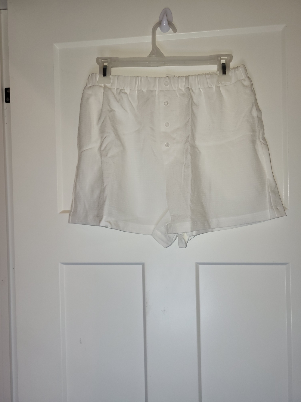 HALARA White Button-Front Lounge Shorts